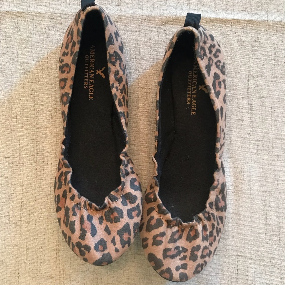 American Eagle leopard print flats